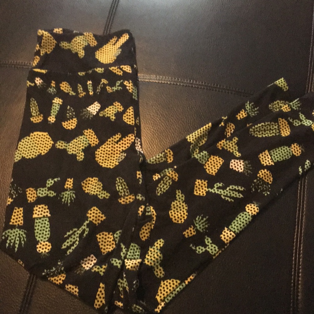 OS Lularoe leggings